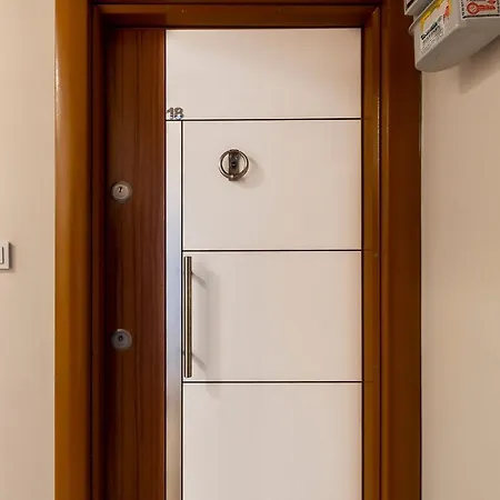 Apartment Axis Homes *